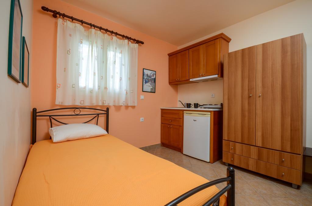 Hotel Francesca Агиос Прокопиос Екстериор снимка
