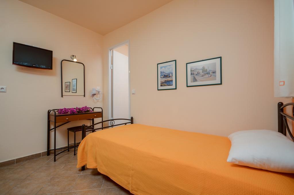 Hotel Francesca Агиос Прокопиос Екстериор снимка