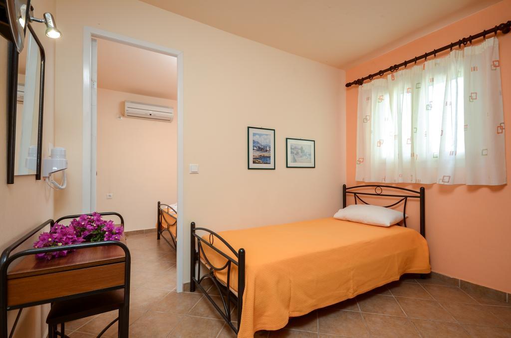 Hotel Francesca Агиос Прокопиос Екстериор снимка